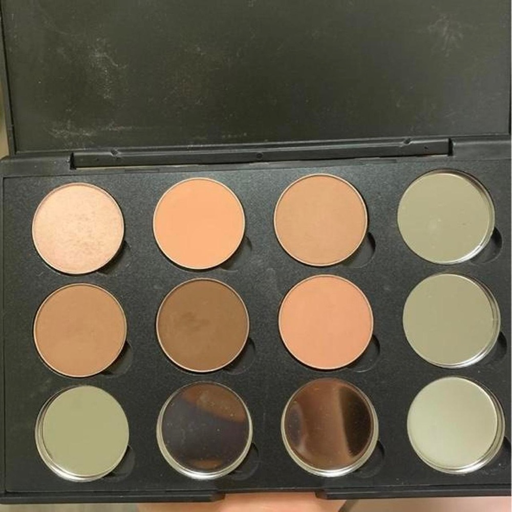 MAC eyeshadow palette